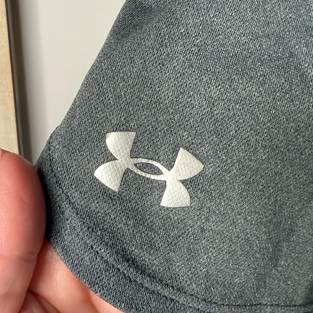Under Armour Gray Athletic Shorts with Elastic Waistband - Picture 3 of 5
